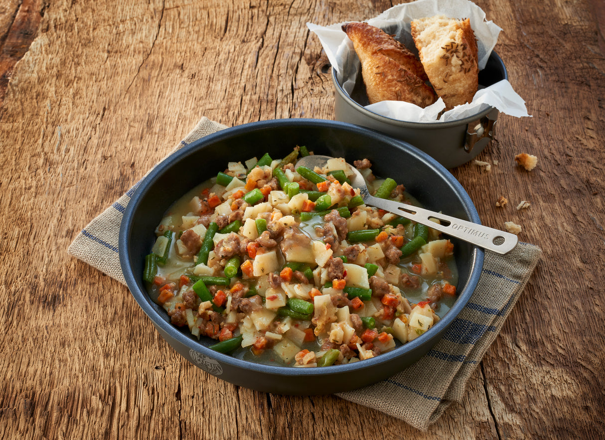 TREK'N EAT Hearty Potato Stir Fry with Beef and green Beans
